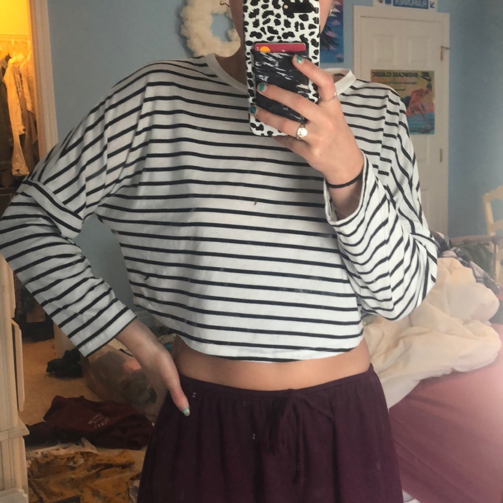 Black and White Striped Cropped Long Sleeve